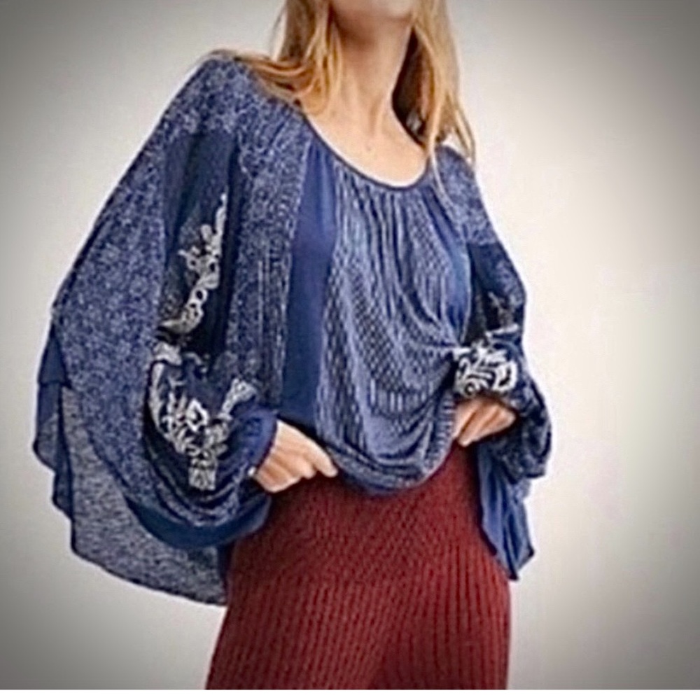 FREE PEOPLE Indigo Dream M. Dark Blue Flowy Top 🌸